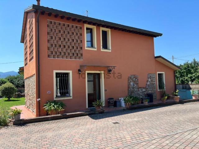 Case e ville in vendita di 90 m²