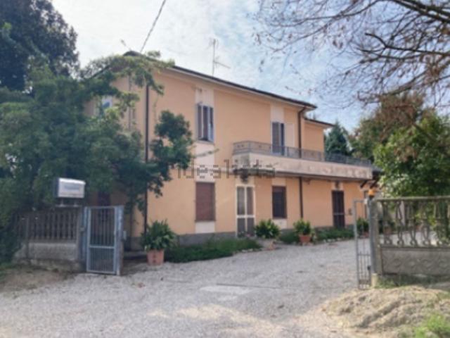 Case e ville in vendita di 91 m² in Via A. Vandini