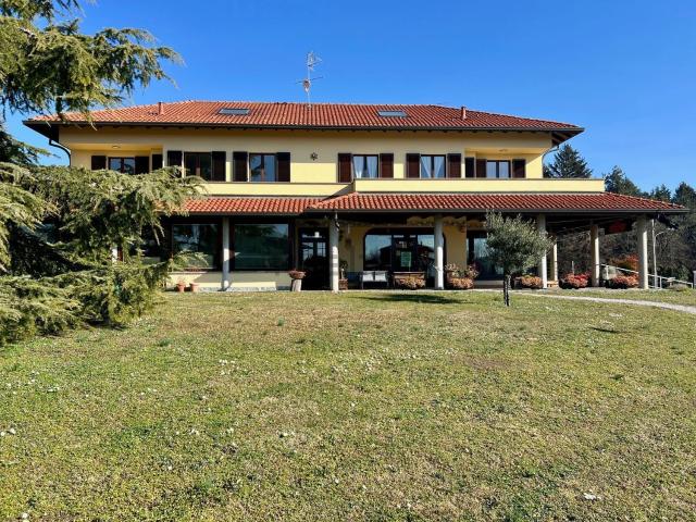 Case e ville in vendita di 920 m² in Via Eupilio, 23