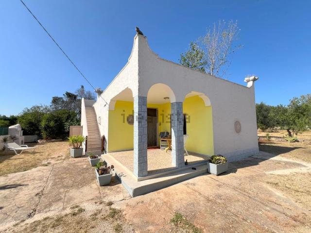 Case e ville in vendita di 92 m² in Via Ceglie Francavilla