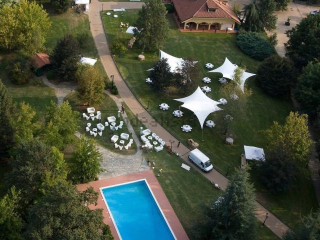 Case e ville in vendita di 930 m²