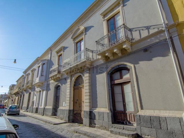 Case e ville in vendita di 930 m² in Via Antonio Gramsci, 167