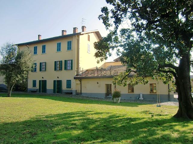 Case e ville in vendita di 936 m² in Via Ostizza, 7