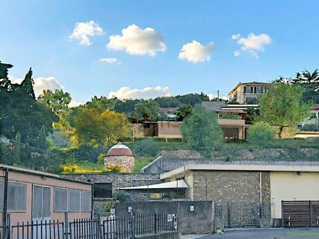 Case e ville in vendita di 97 m² in Via degli Ulivi