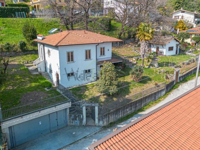 Case e ville in vendita di 97 m² in Via dei Faggi