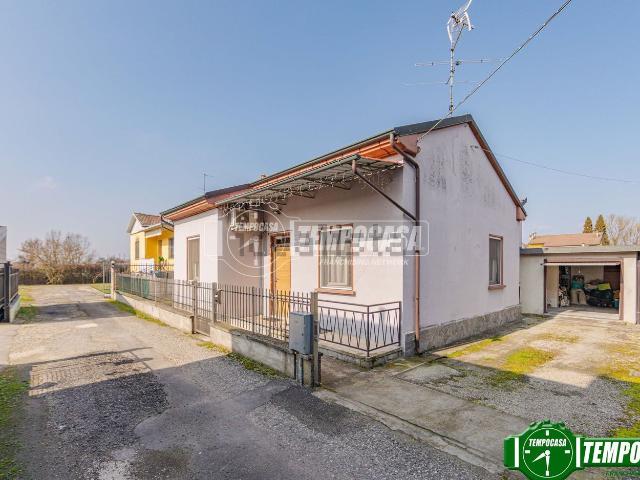 Case e ville in vendita di 97 m² in Via Franco Bernini