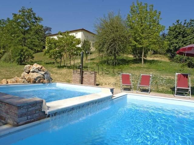 Case e ville in vendita di 940 m² in Via Sanminiatese