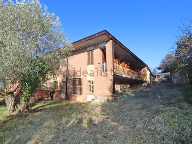 Case e ville in vendita di 940 m² in Strada Colle San Giorgio, 5