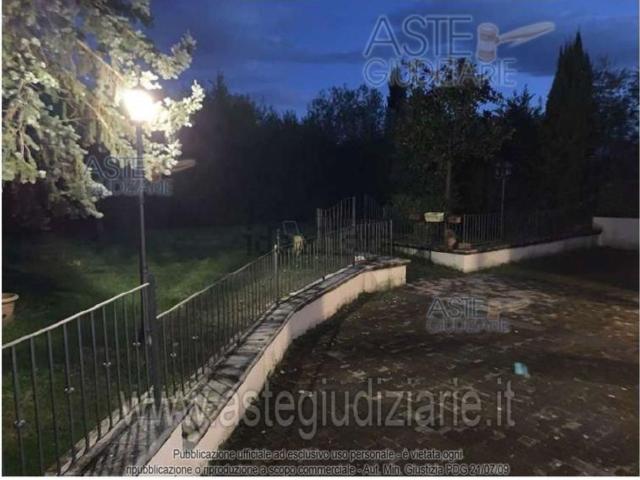 Case e ville in vendita di 94 m² in Contrada Virano, 19