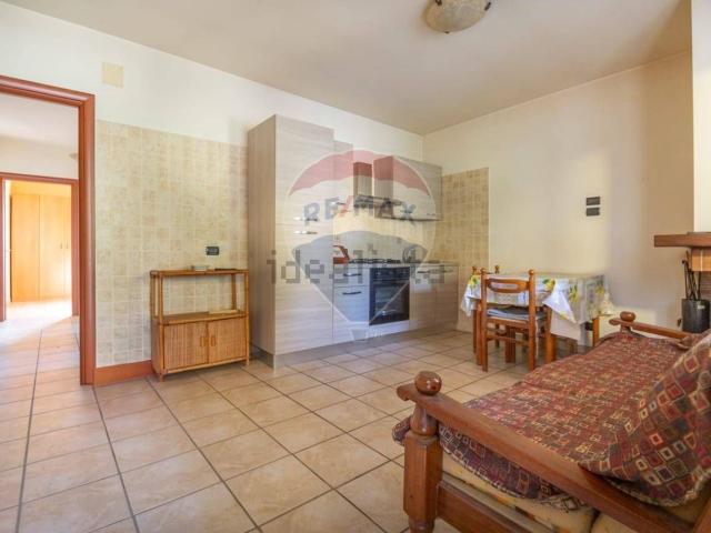 Case e ville in vendita di 94 m² in Via Capone, 12