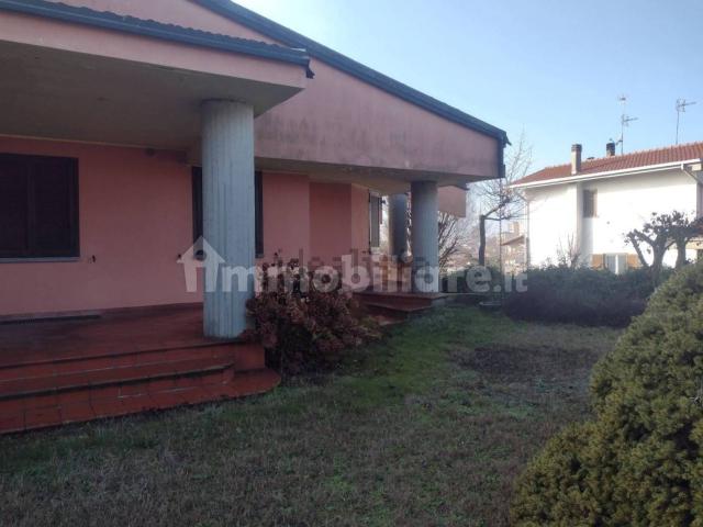 Case e ville in vendita di 950 m²