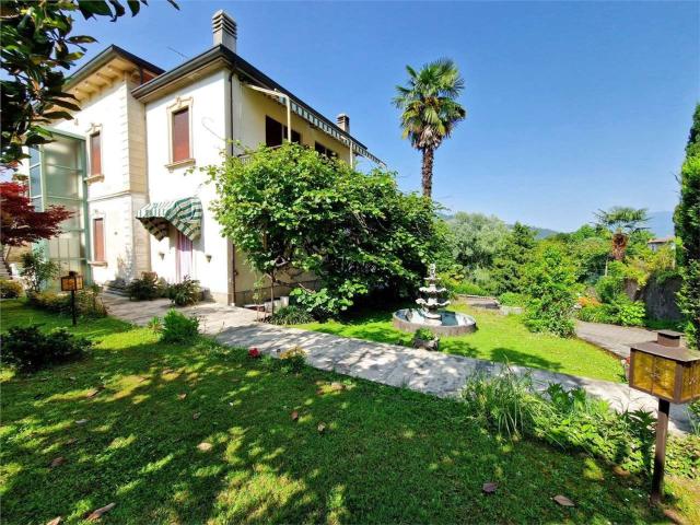 Case e ville in vendita di 950 m² in Via Arione