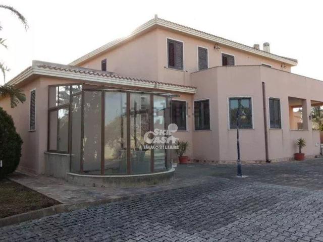 Case e ville in vendita di 950 m² in Contrada Colombaio Lasagna