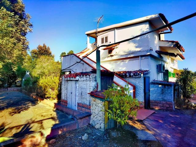 Case e ville in vendita di 95 m² in Strada Statale 125 Orientale Sarda