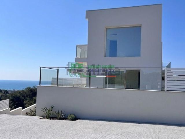 Case e ville in vendita di 95 m² in Via 381