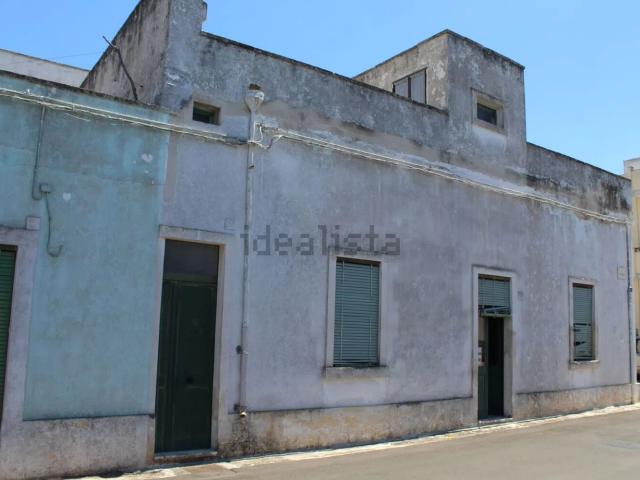 Case e ville in vendita di 95 m² in Via Volturno