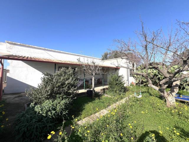 Case e ville in vendita di 95 m² in Via Barletta