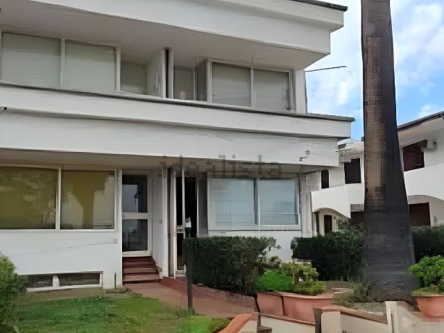 Case e ville in vendita di 95 m² in Via Casa Bianca