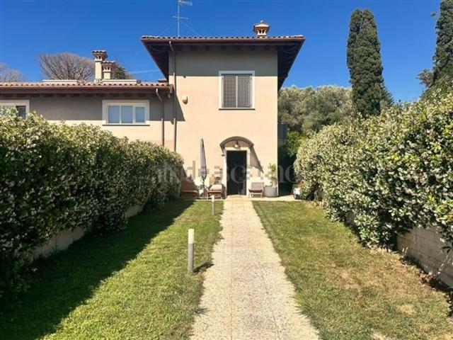 Case e ville in vendita di 95 m² in Via del Fontanile di Mezzaluna