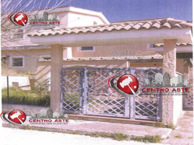 Case e ville in vendita di 95 m² in Via Giovanni Antonio Amadeo