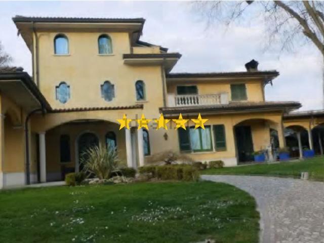 Case e ville in vendita di 95 m² in Via Giulio Scotti