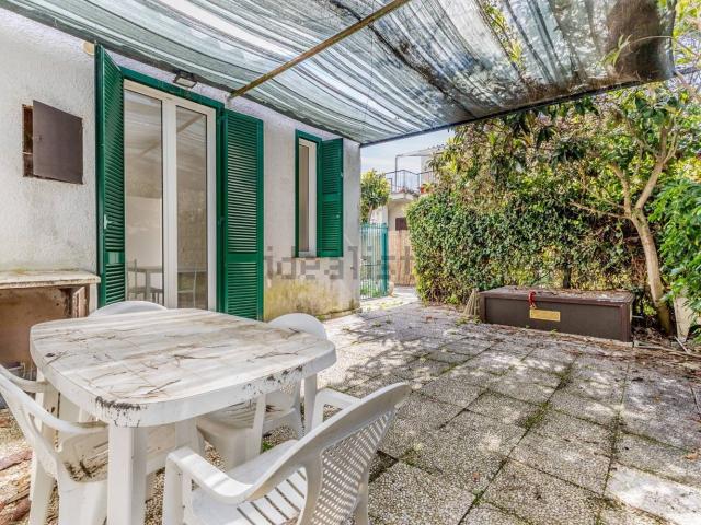 Case e ville in vendita di 95 m² in Via Giunone Lucina, 34
