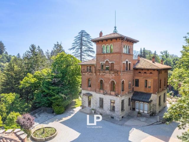 Case e ville in vendita di 960 m² in Via Adda