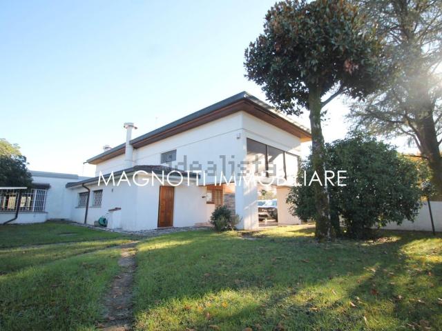 Case e ville in vendita di 960 m² in Via Quattro Venti