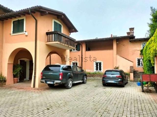 Case e ville in vendita di 965 m² in Località VILLA MONTEROSSO, 53