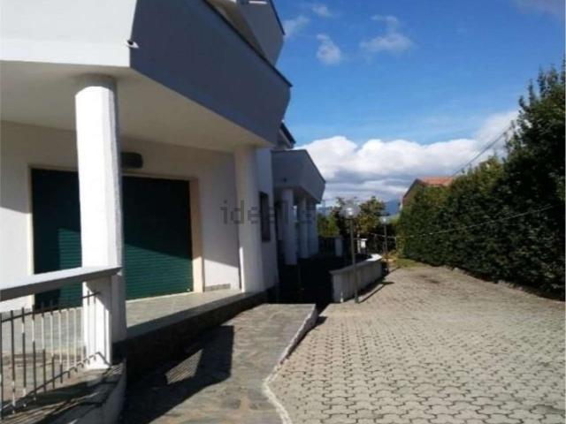 Case e ville in vendita di 968 m² in Via Pugliano