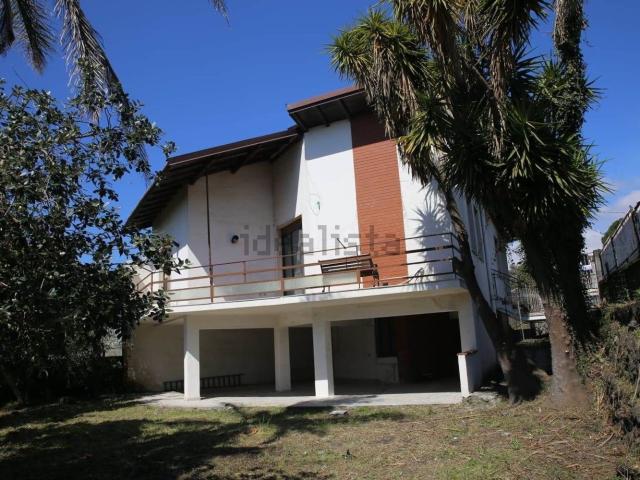 Case e ville in vendita di 96 m² in Via Etnea, 74