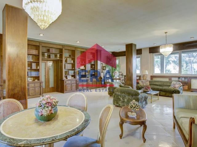 Case e ville in vendita di 972 m² in Via di Valle Caia, 2
