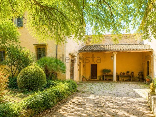 Case e ville in vendita di 980 m²