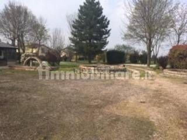 Case e ville in vendita di 982 m² in Strada Tronchi