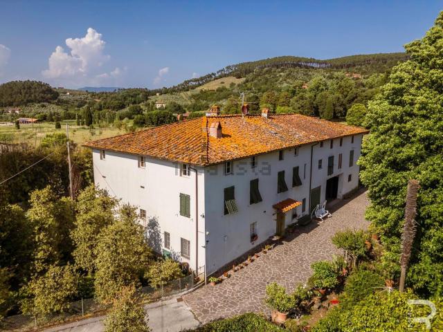 Case e ville in vendita di 984 m² in Via Pontemaggiore