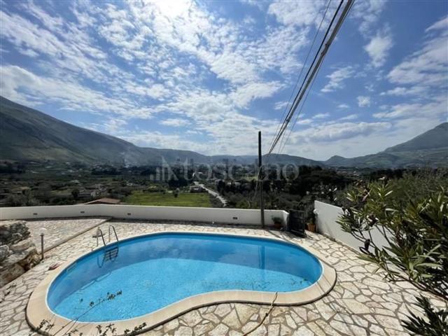 Case e ville in vendita di 98 m² in Contrada Fraginesi