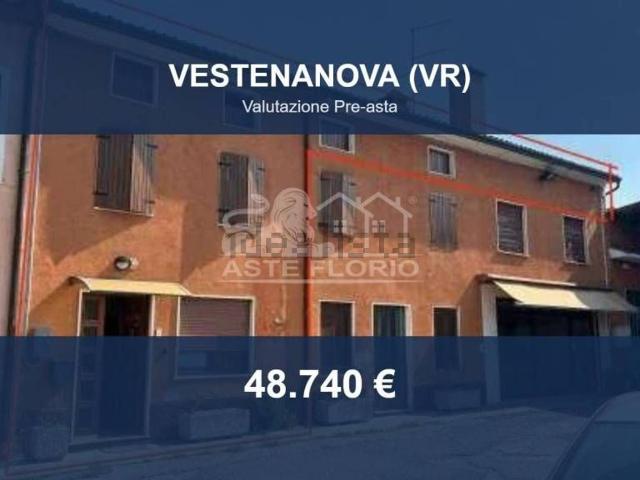 Case e ville in vendita di 98 m² in Via Mainenti, 2