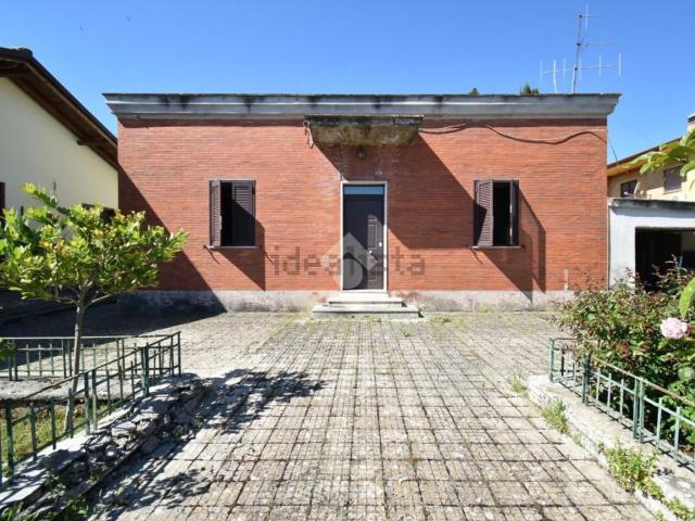 Case e ville in vendita di 99 m² in Via Le Pastine, 75