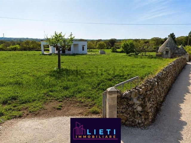 Case e ville in vendita di 10000 m² in Strada Tre Piantelle, 47