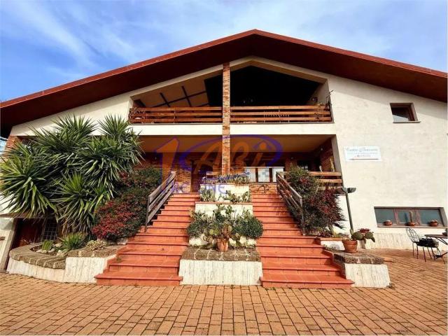 Case e ville in vendita di 1000 m²