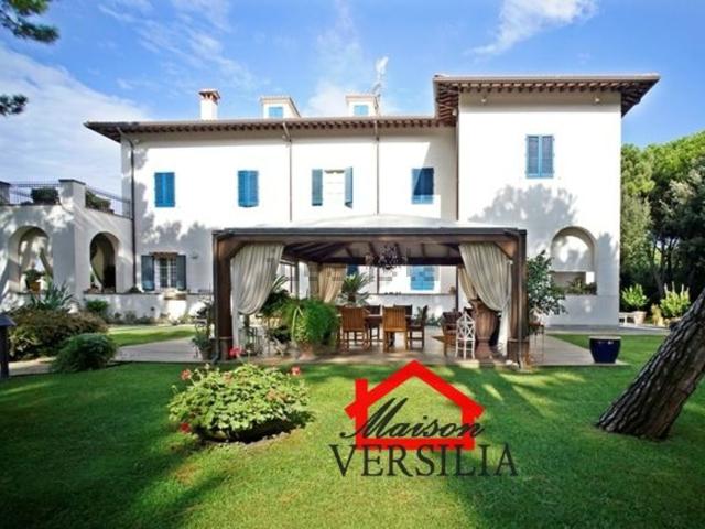 Case e ville in vendita di 1000 m²