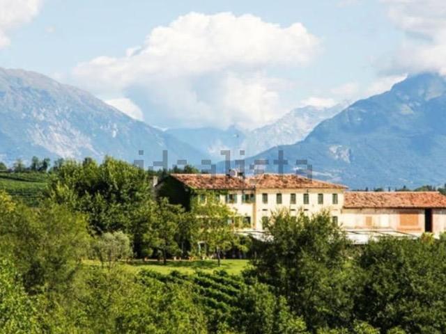 Case e ville in vendita di 1000 m² in Strada di Collalto