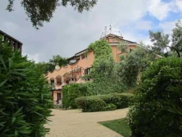Case e ville in vendita di 1000 m² in Via Moncocitto, 2