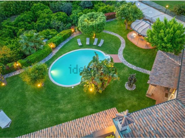 Case e ville in vendita di 1000 m² in Via Arciprete Rodinò Toscano