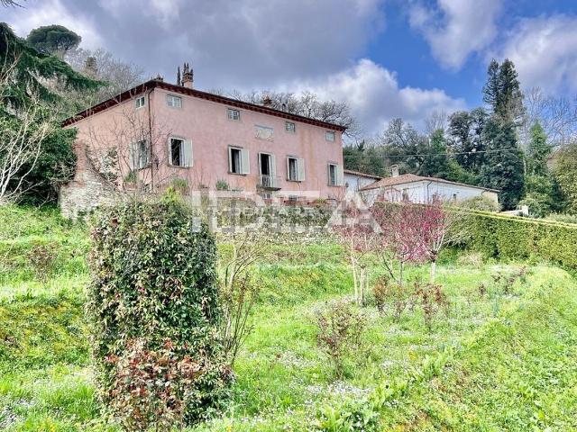 Case e ville in vendita di 1000 m² in Via Di Vicopelago