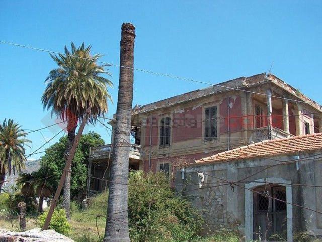 Case e ville in vendita di 1000 m² in Via Ribergo