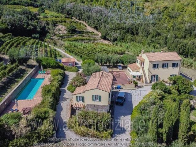Case e ville in vendita di 1000 m² in Via Valle di Lazzaro, 103