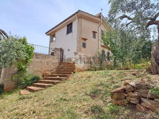 Case e ville in vendita di 100 m²