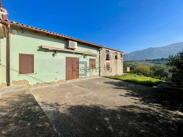 Case e ville in vendita di 100 m²