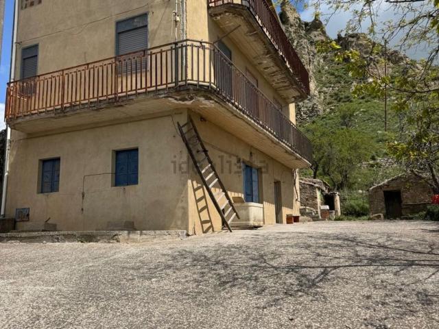 Case e ville in vendita di 100 m²